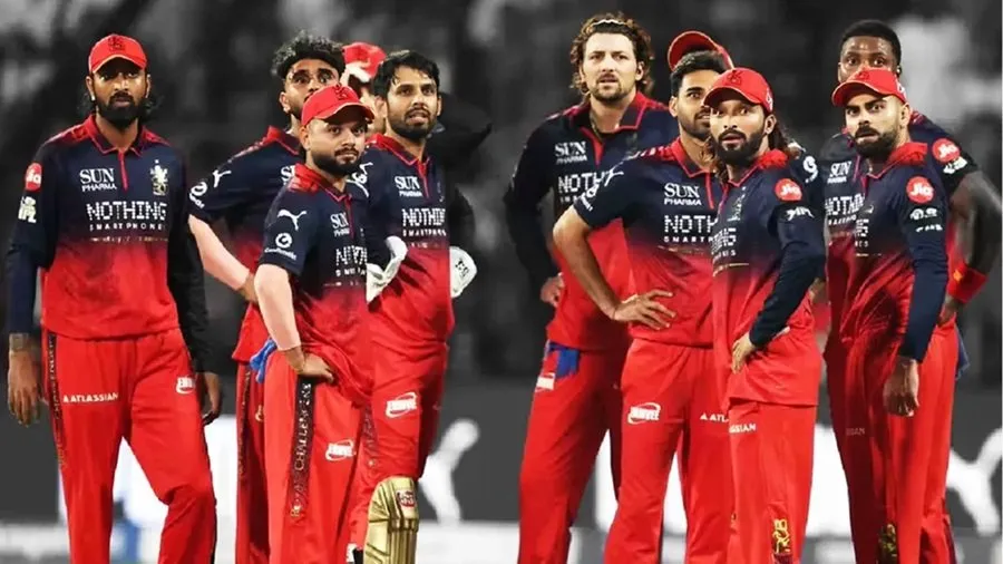 IPL 2026 ફાઇનલમાં RCBના બોલરોએ રચ્યો સુવર્ણ ઇતિહાસ: પાવરપ્લેમાં મુંબઈ ઇન્ડિયન્સનો ૧૩ વર્ષ જૂનો મહારેકોર્ડ તોડ્યો! 2 rajat.jpg
