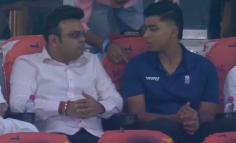 IPL 2026 ફાઇનલ: મેદાન પર ફાઇનલનો જંગ, પણ સ્ટેન્ડ્સમાં વૈભવ સૂર્યવંશીના નવા લુકે લૂંટી મહેફિલ! 2 vai.jpg