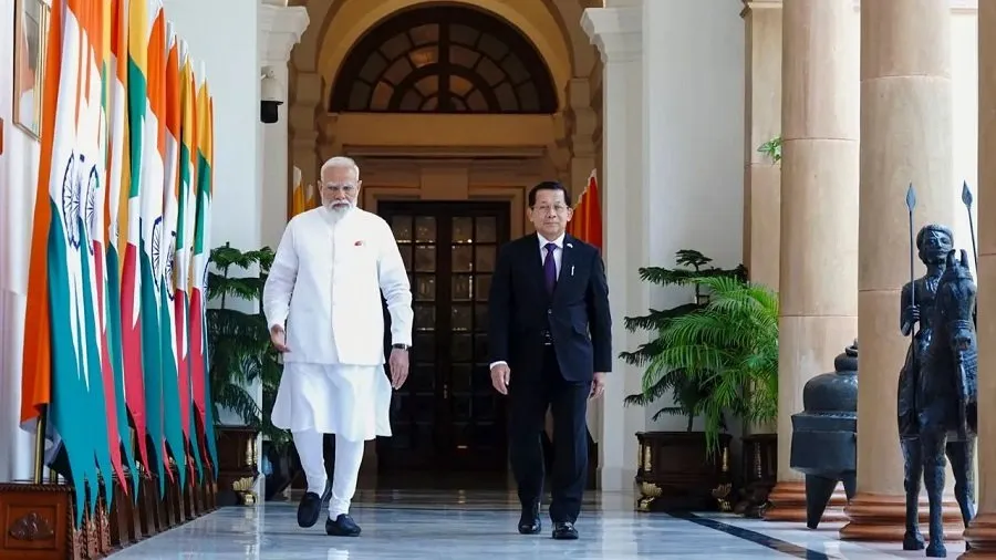 PM મોદી અને મ્યાનમારના રાષ્ટ્રપતિ મિન આંગ હ્લાઈંગ વચ્ચે હૈદરાબાદ હાઉસમાં મહત્વની બેઠક 3 pm.jpg