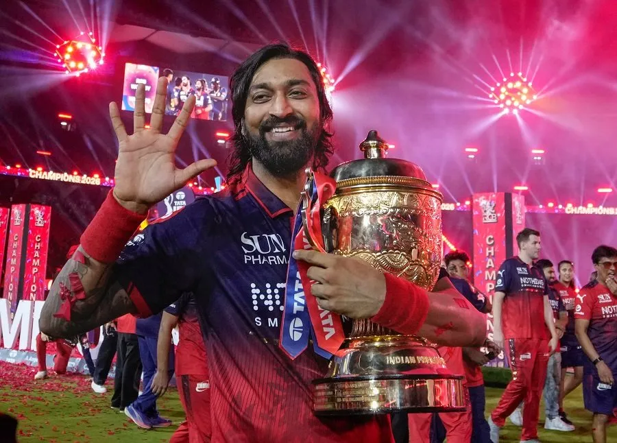 RCB ના જશ્નમાં ક્રુણાલ પંડ્યાની હરકત! વિરાટ અને કેપ્ટન થયા ગુસ્સે 2 rccbb.jpg