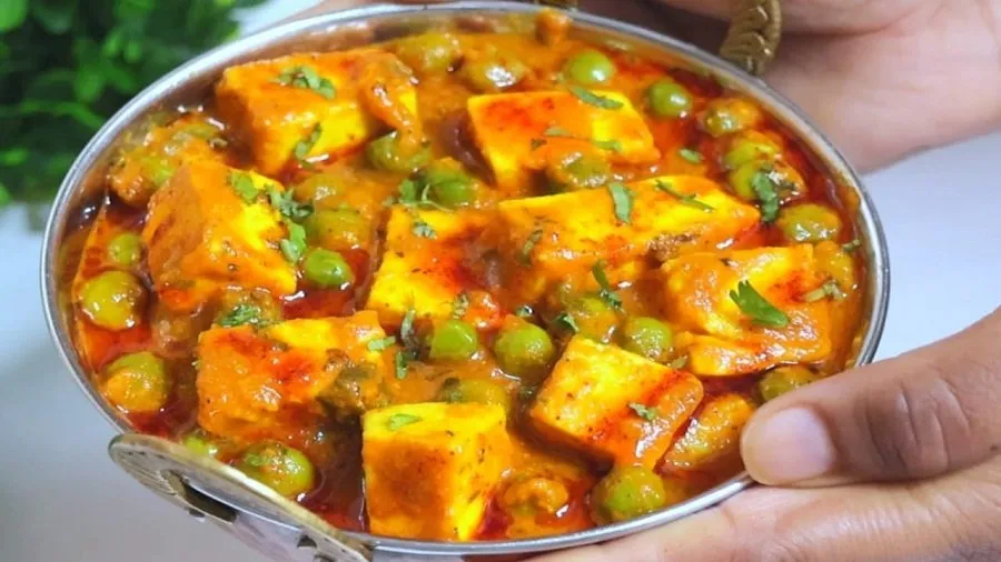 આખા ઘરમાં ફેલાઈ જશે સુગંધ! હોટેલ જેવું ક્રીમી મટર પનીર બનાવવા માટે અપનાવો આ કુકિંગ ટિપ્સ 3 Matar Paneer