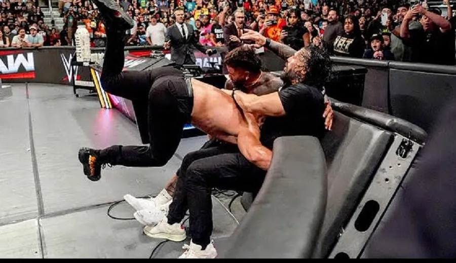 WWE Raw માં મોટો ધડાકો: બ્રોન બ્રેકરના શક્તિશાળી સ્પીયરથી હવામાં ઉડ્યા પોલ હેમન! 2 wwe1.jpg