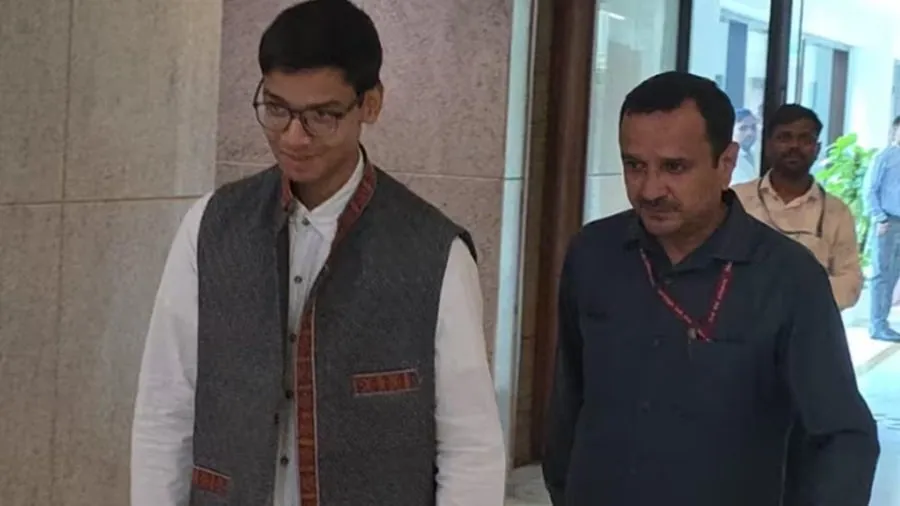 CBSE 'ટેન્ડર તપાસકર્તા' સાર્થક સિદ્ધાંતનો દિલ્હીમાં દબદબો: એક બ્લોગ અને સરકાર એક્શનમાં! 2 genz.jpg