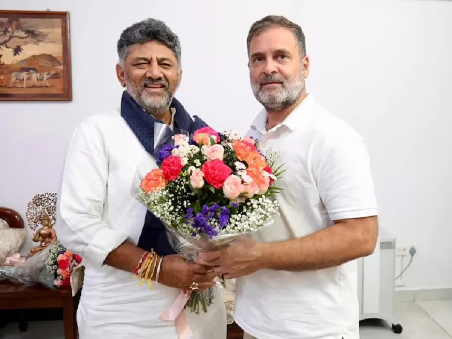 કર્ણાટકના નવા મુખ્યમંત્રી બન્યા ડી.કે. શિવકુમાર: રાહુલ ગાંધી અને ખડગેની હાજરીમાં લીધા શપથ 3 dk shiv kumar1.jpg