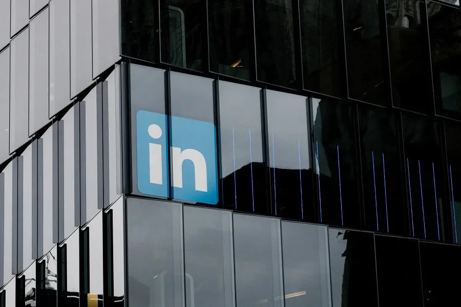 ચીની જાસૂસોનો ડિજિટલ અડ્ડો! LinkedIn જેવી પ્રોફેશનલ સાઇટ્સ પર નોકરી આપવાના નામે ચાલે છે મોટું ષડયંત્ર 2 linked1.jpg