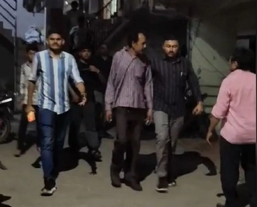 વરાછા પોલીસની સપાટો: ખૂનની કોશિશ કરનાર બાપ-દીકરો ગણતરીના કલાકોમાં જેલભેગા 2 p.jpg