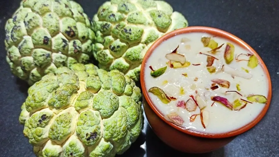 વજન વધવાનો ડર થઈ જશે ગાયબ! નોંધી લો સીતાફળની આ હેલ્ધી રબડી બનાવવાની એકદમ સરળ રીત 2 Custard Apple Dessert