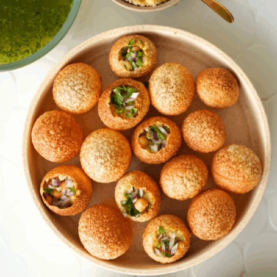 કિટ્ટી પાર્ટી કે બર્થડે સેલિબ્રેશન માટે બેસ્ટ છે આ ઓરેન્જ ફ્લેવર પાણીપુરી, મહેમાનો થઈ જશે ખુશ 2 Orange-flavored Pani Puri