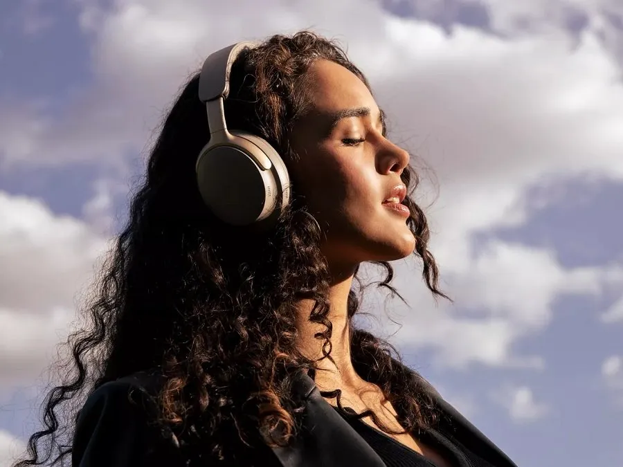 Noise Cancelling Headphones