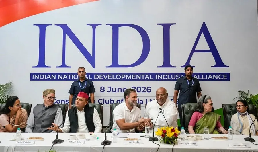 INDIA ગઠબંધનની બેઠકમાં PM પદના ઉમેદવાર પર ચર્ચા: 'સામાન્ય વ્યક્તિ પણ બની શકે છે PM' 2 india.jpg