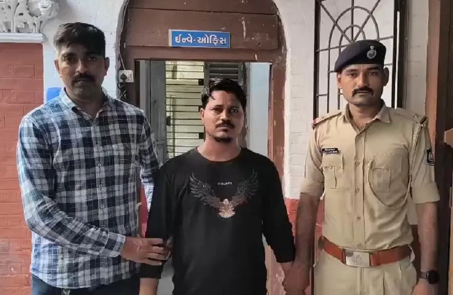 લાલગેટના હોડી બંગલા વિસ્તારમાં ઘાતકી હત્યા, સમગ્ર વિસ્તારમાં ખળભળાટ 3 police1.jpg