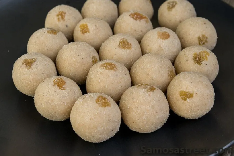 અચાનક મીઠું ખાવાનું મન થયું છે? ફક્ત 7 સરળ સ્ટેપ્સમાં ઘરે જ બનાવો ટેસ્ટી 'રવા લાડુ' 2 Rava Laddu