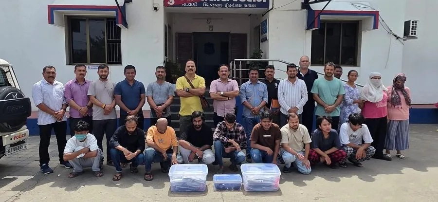 સાયબર ગુનેગારો પર વલસાડ પોલીસનો 'સર્જિકલ સ્ટ્રાઈક': SOG ટીમને મળી મોટી સફળતા! 2 guj.jpg