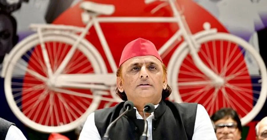 ‘જો ડર ગયા, વો ભાગ ગયા...’: સપા તૂટવાના દાવા પર અખિલેશ યાદવનો જોરદાર વળતો પ્રહાર 3 b.jpg