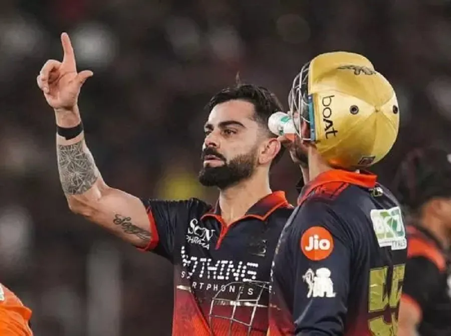 RCB ફેન્સ માટે મોટા સમાચાર: વિરાટ કોહલીની નિવૃત્તિની અટકળો પર પૂર્ણવિરામ, આગામી ૪ વર્ષ રમશે IPL! 3 kohli.jpg