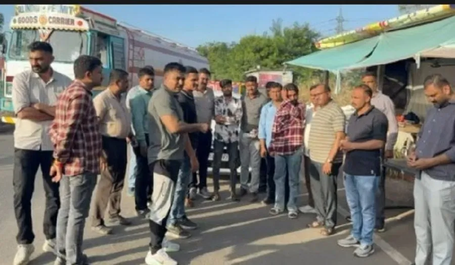 સચિન કપલેથા ચેકપોસ્ટ પર દરોડો: કારમાંથી 1.57 લાખની કિંમતનું મેફેડ્રોન ડ્રગ્સ જપ્ત 2 sur.jpg