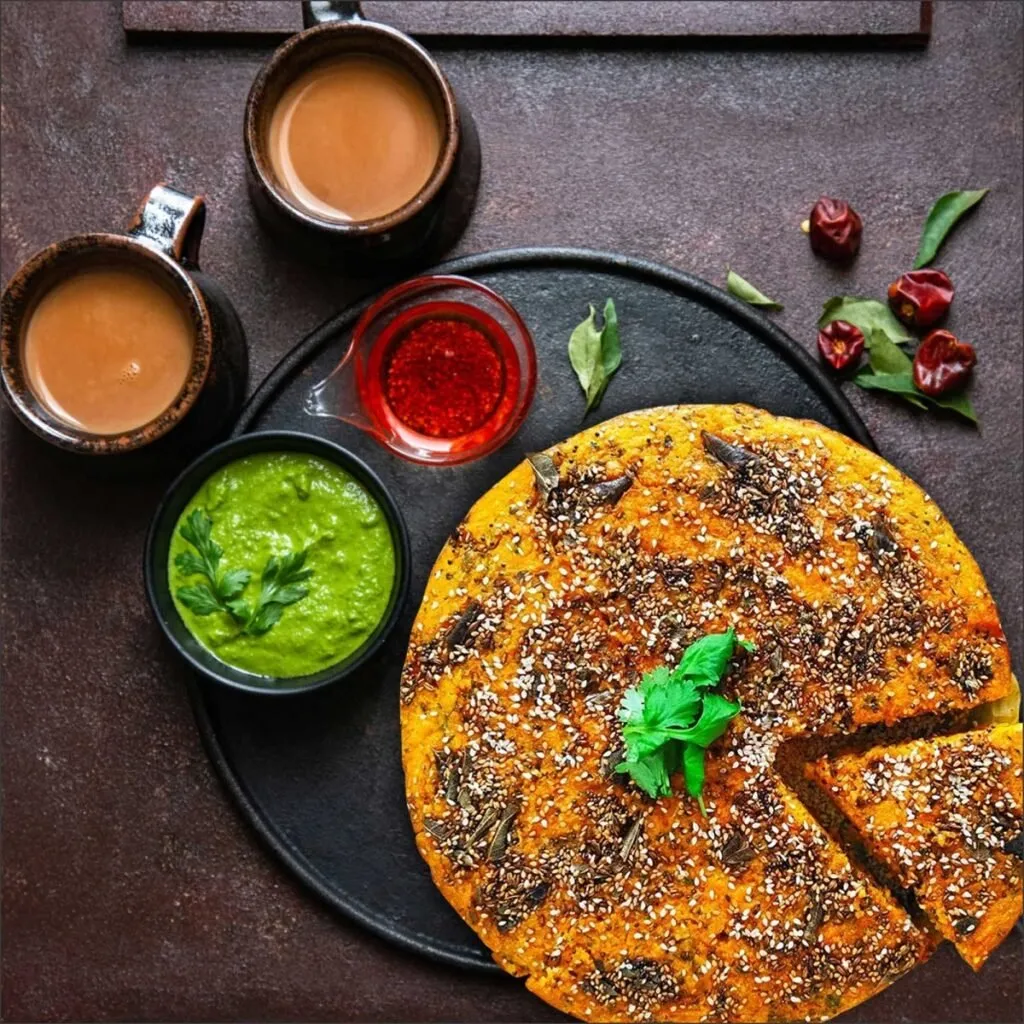ઘરે જ બનાવો બજાર જેવો સોફ્ટ અને બહારથી ક્રિસ્પી વેજીટેબલ હાંડવો 2 Handvo