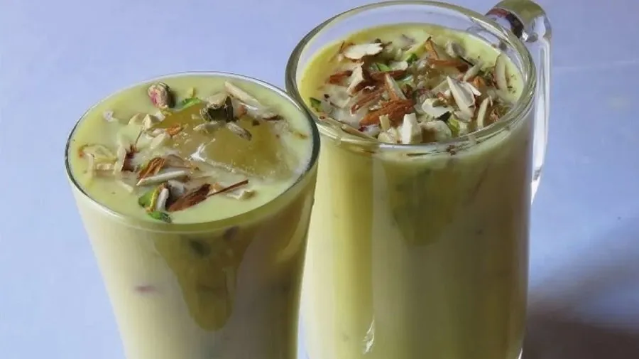 Dry fruit lassi