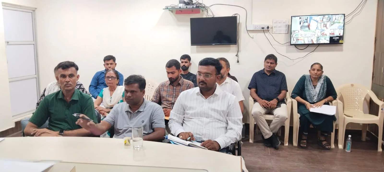 રાપર-લખપત માટે 'માસ્ટર પ્લાન': વહીવટી તંત્રની ગતિવિધિ તેજ 3 WhatsApp Image 2026 06 29 at 6.14.03 PM