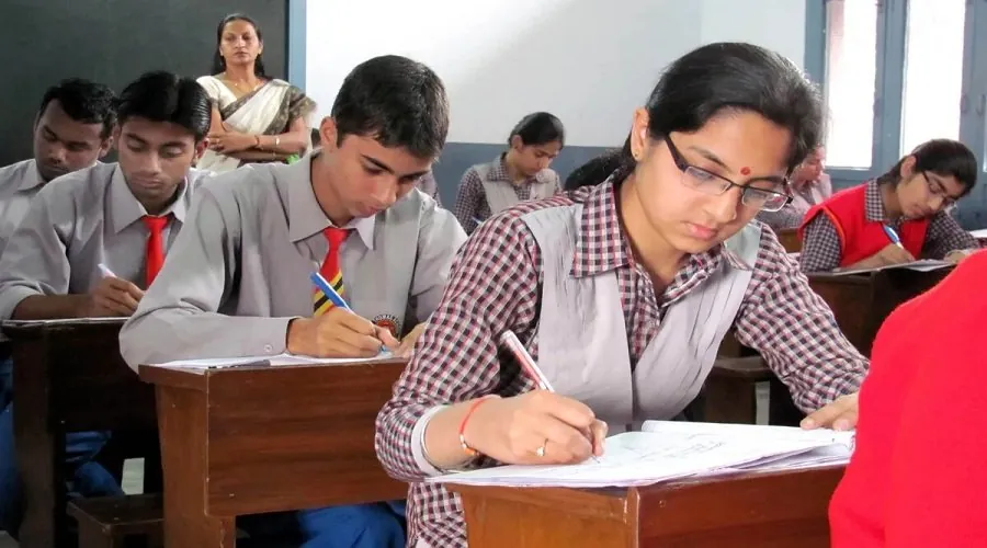 CBSE નો મોટો નિર્ણય: હવે ત્રીજી ભાષામાં નહીં આપવી પડે બોર્ડની પરીક્ષા, વિદ્યાર્થીઓને મોટી રાહત! 3