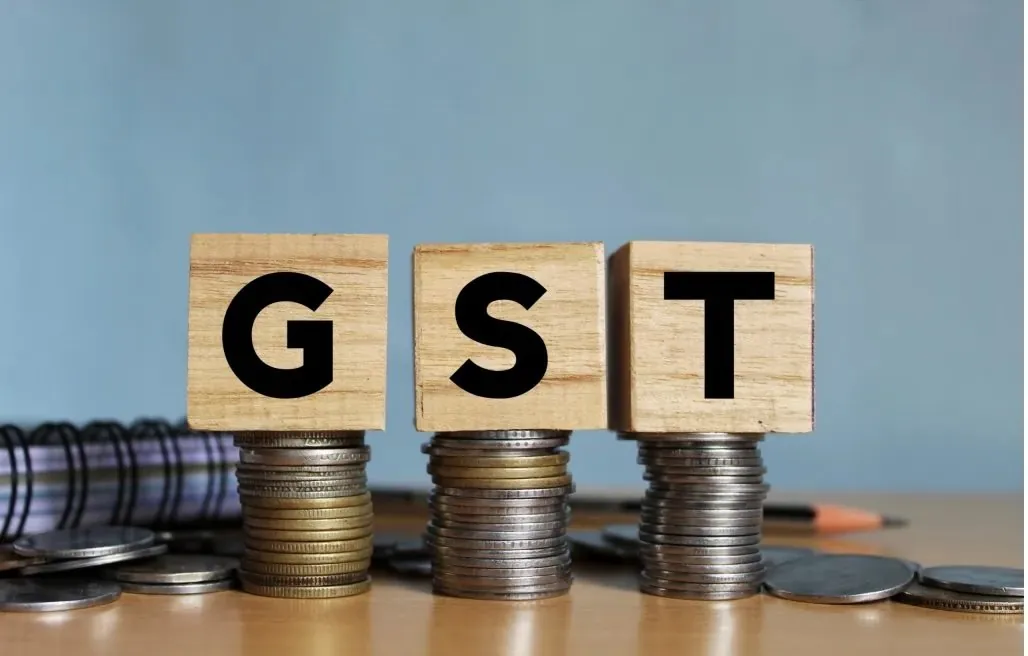 GST કલેક્શનમાં બમ્પર ઉછાળો! જુલાઈમાં સરકારી તિજોરીમાં છલકાયા ₹૨.૧૧ લાખ કરોડ, જાણો ગુજરાતનું કેવું રહ્યું પ્રદર્શન 2 gst 1.jpg