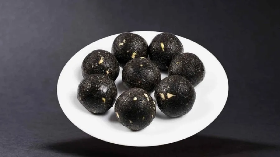 Black till laddu