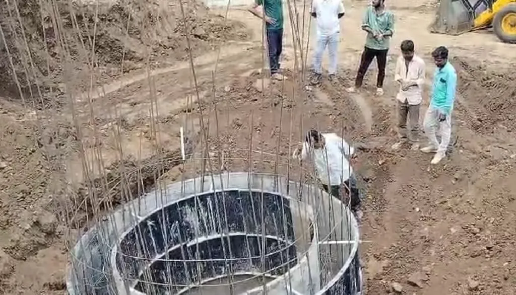 ₹1 કરોડ પાણીમાં? ચામઠણ તળાવના કામમાં ગંભીર બેદરકારી, જવાબદારો સામે કાર્યવાહીની માંગ 2 Vijayanagar1