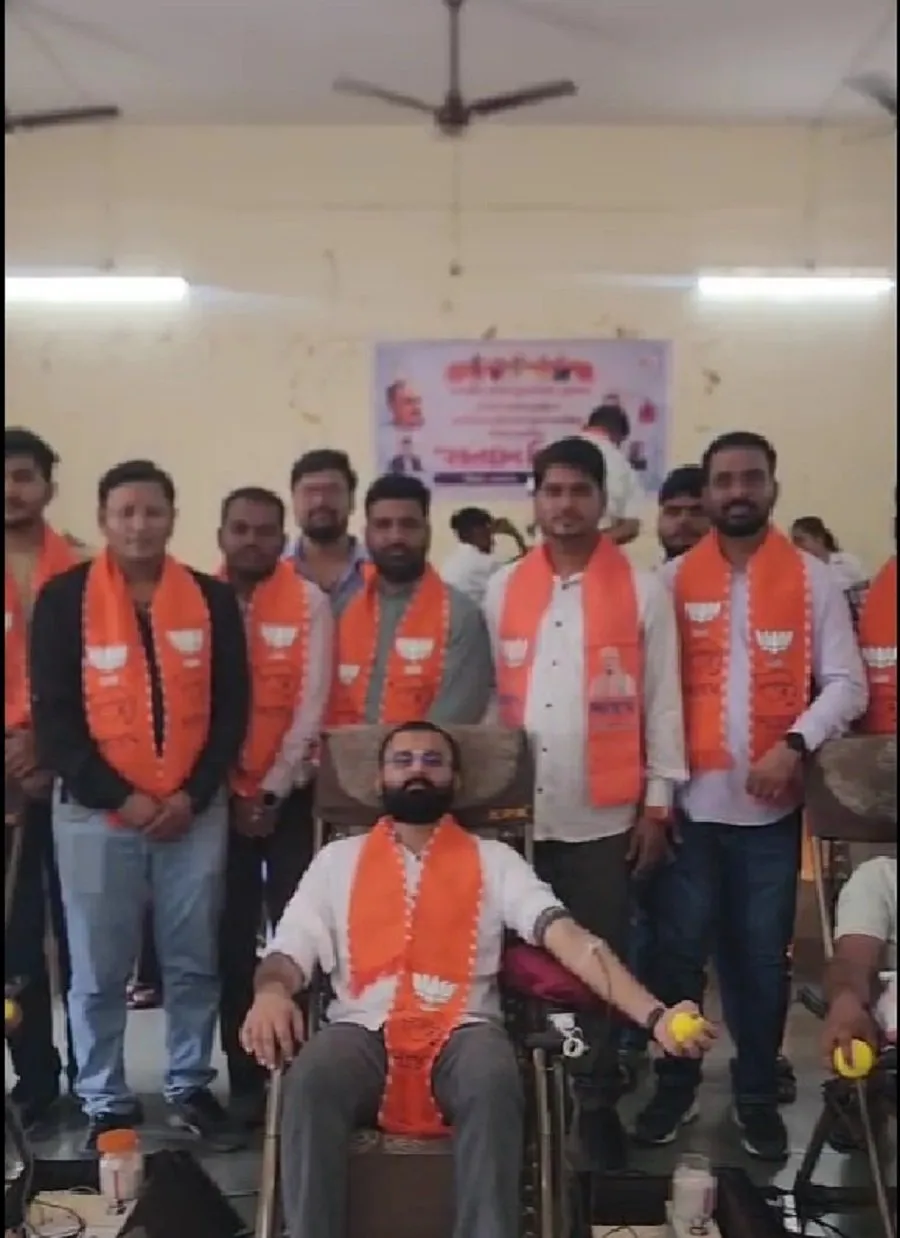 સોનગઢમાં સેવાકીય પહેલ: રક્તદાન કેમ્પમાં પત્રકારો અને કાર્યકર્તાઓએ નિભાવી સામાજિક જવાબદારી 2 tapi.jpg