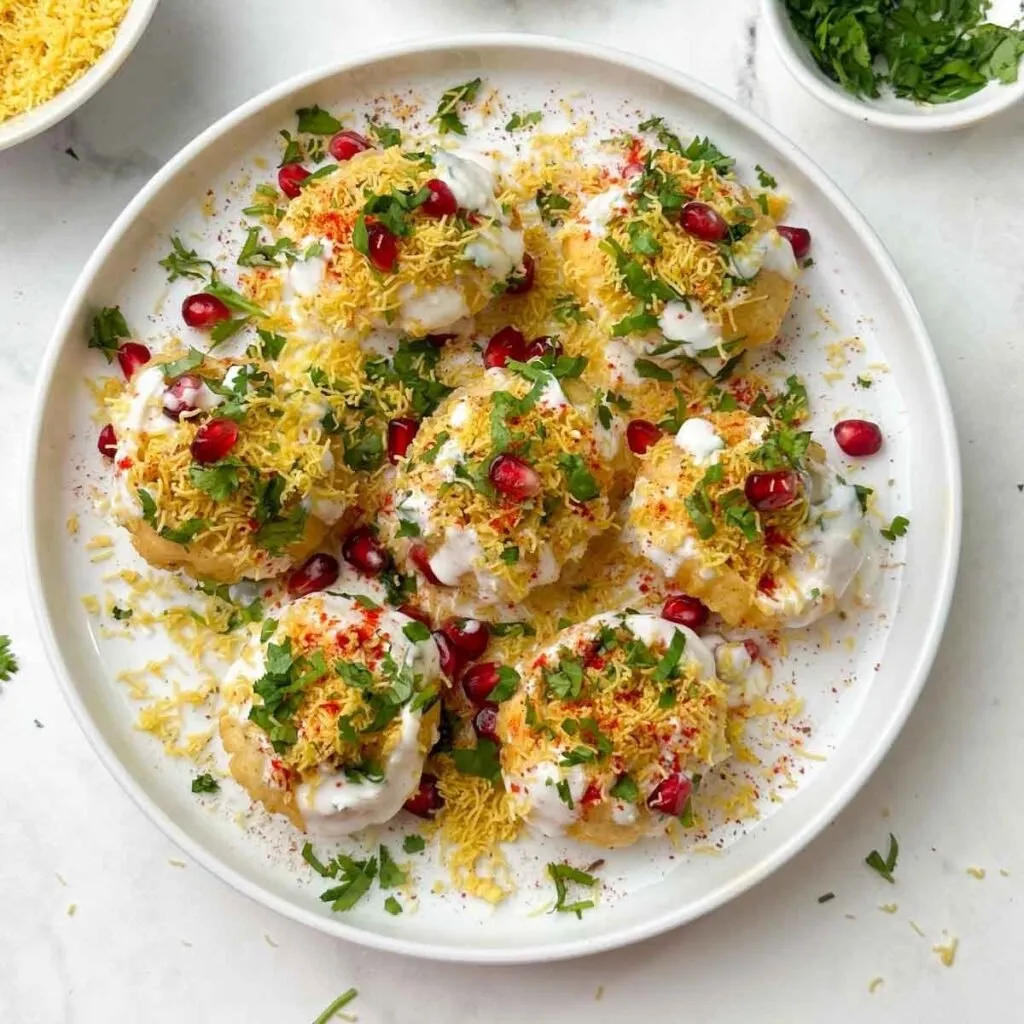ઘરે જ બનાવો માર્કેટ જેવી ટેસ્ટી અને હાઇજીનિક 'દહીં પૂરી' 3 Dahi Puri