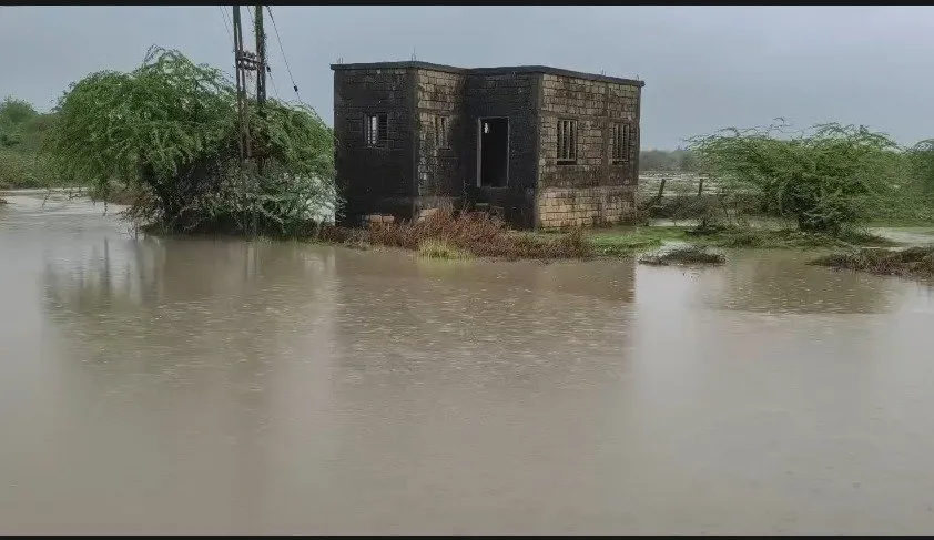 કોડીનાર પંથકમાં જળબંબાકાર: ગ્રામ્ય વિસ્તારોમાં ૨ ઈંચ વરસાદથી ખેડૂતોની ચિંતા વધી 2 geer somnath.jpeg