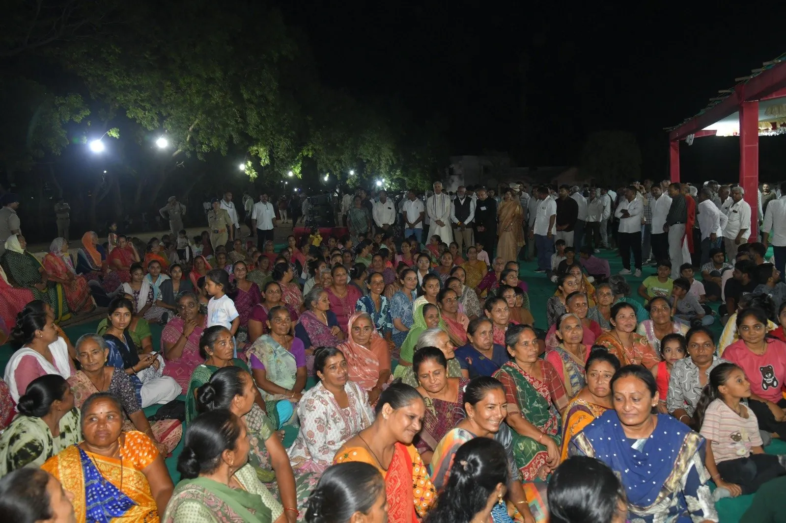 લતીપર ગામમાં જ્યારે અચાનક રાજ્યપાલ રાત્રે પહોંચ્યા, પછી જે થયું... 2 WhatsApp Image 2026 07 13 at 1.17.22 PM.jpeg
