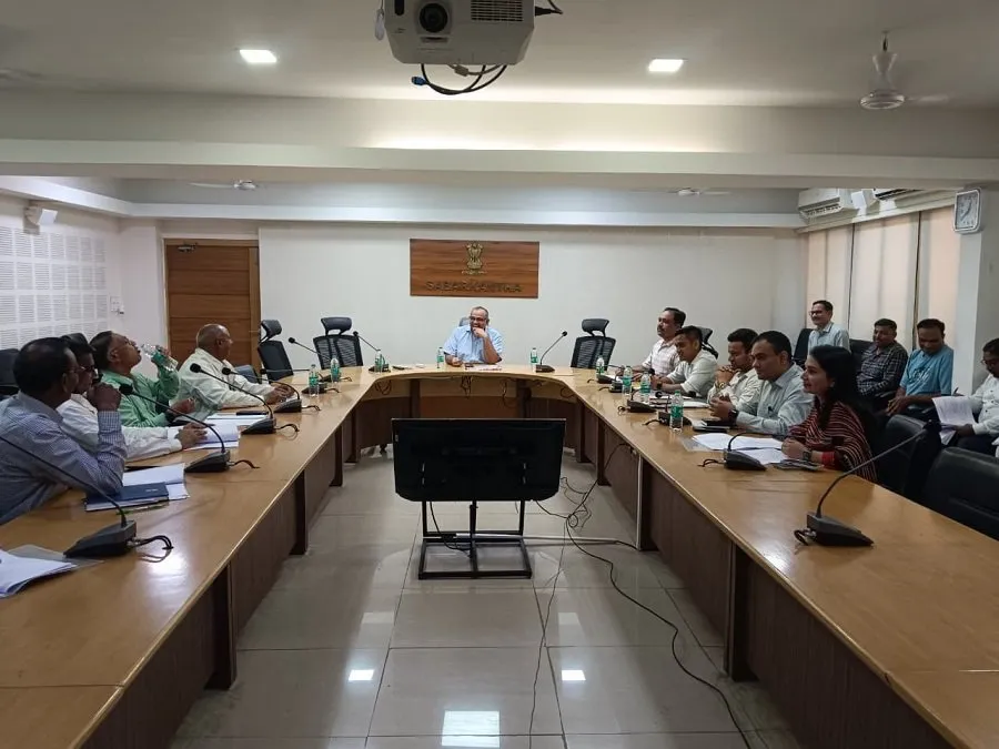 સાબરકાંઠા કલેક્ટર લલિત નારાયણ સિંઘના અધ્યક્ષસ્થાને મહત્વની બેઠક 3 metteing2.jpg