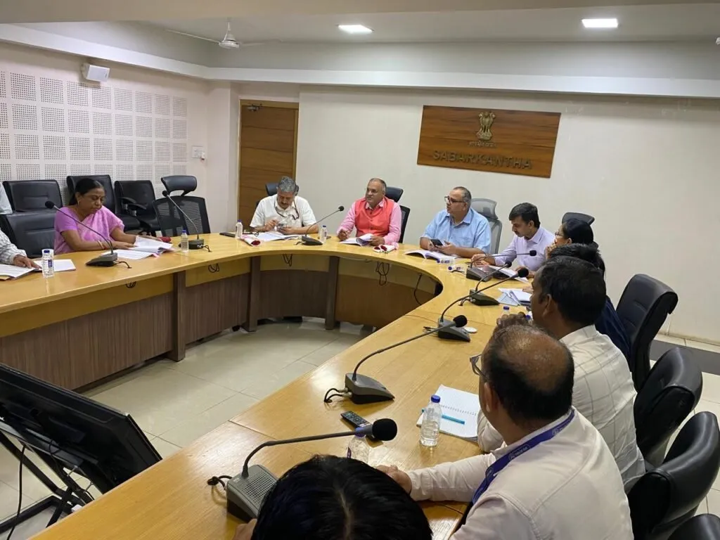 સાબરકાંઠાના અંતરિયાળ ગામોમાં જલ્દી દોડશે 4G ઈન્ટરનેટ: જિલ્લા ટેલિકોમ સમિતિની બેઠકમાં લેવાયો મોટો નિર્ણય 3 Sabarkantha2