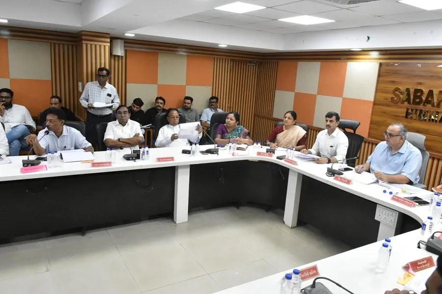 સાબરકાંઠા કલેક્ટરશ્રીના અધ્યક્ષસ્થાને જિલ્લા સંકલન સમિતિની બેઠક યોજાઈ 2 sabar.jpg