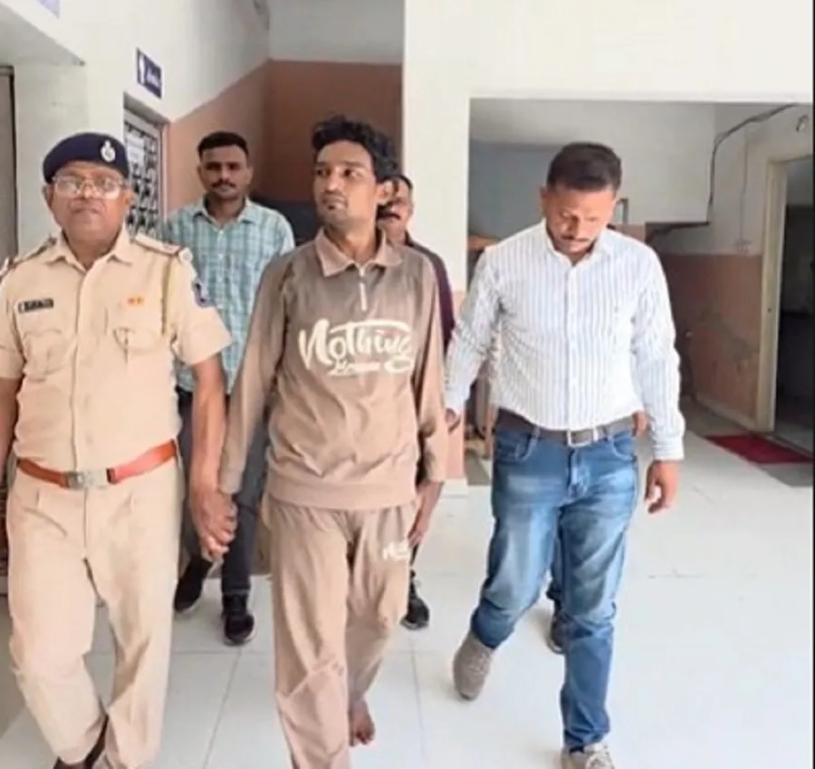 ભેસ્તાનમાંથી MD ડ્રગ્સ સાથે મુજમીલ ઉર્ફે શાહરૂખ ઝડપાયો, LCB ઝોન-6 અને પોલીસની મોટી કાર્યવાહી 2 news.jpg