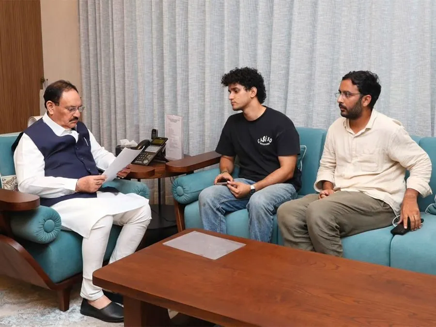 સરકાર સાથે વાતચીત માટે કોકરોચ જનતા પાર્ટીએ મૂકી અનોખી શરત 3 cjp3.jpg