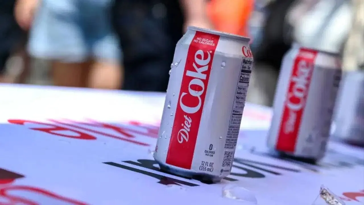 ડાયેટ કોકના શોખીનો માટે ઝટકો: 330ml કૅનની કિંમત ₹50 થી વધીને ₹70 થઈ 3 Diet coke.jpg