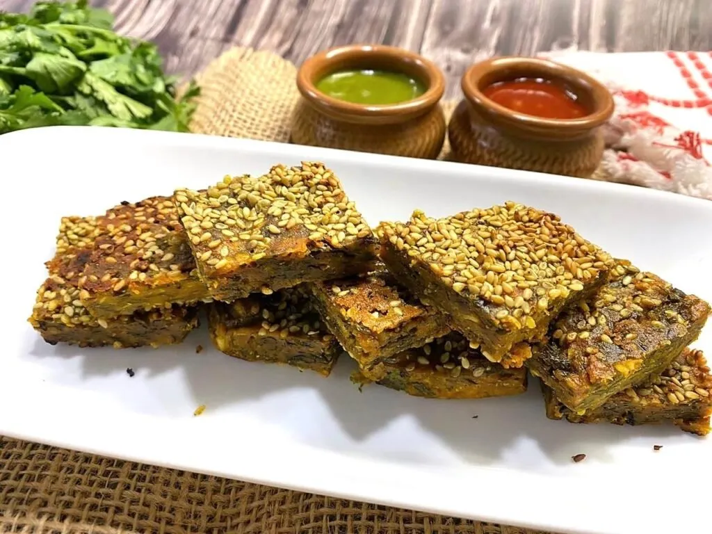 મહારાષ્ટ્રની ફેમસ કોથમીર વડી રેસીપી, ભજિયાને પણ ટક્કર મારશે! 2 Kothimbir Vadi.1