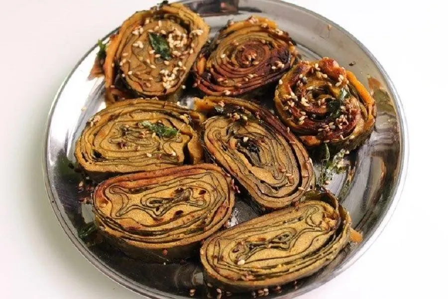 હવે ઘરે જ બનાવો બજાર જેવા ક્રિસ્પી અને સ્વાદિષ્ટ ગુજરાતી પાત્રા, જાણો એકદમ સરળ રીત 2 Patra Recipe