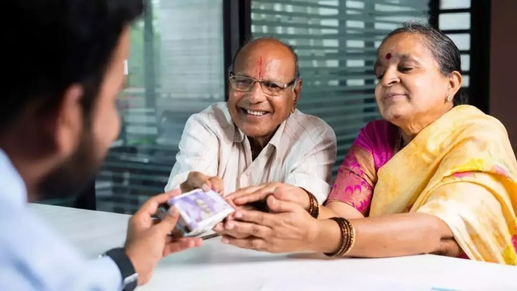 દરરોજ માત્ર ₹83 ની બચત અને 3 વર્ષમાં ગેરંટીડ ₹1લાખનું ભંડોળ: જાણો SBI ની 'હર ઘર લખપતિ' યોજના વિશે બધું જ 3 SBI Har Ghar Lakhpati