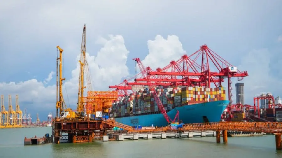 adani2.jpg