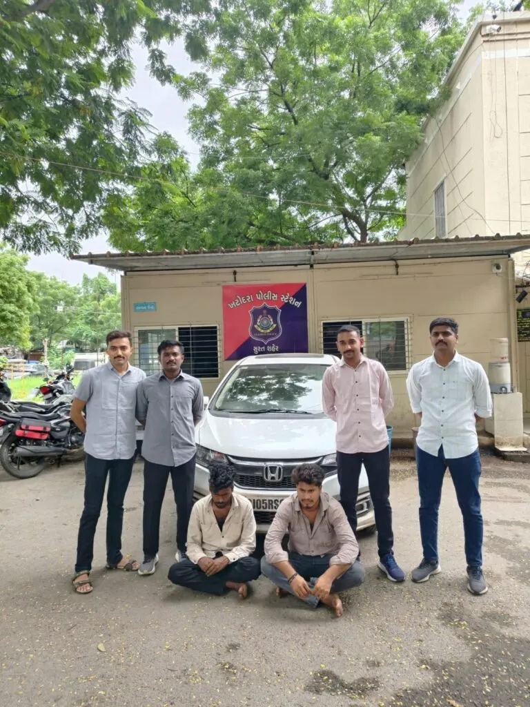 સુરત પોલીસની મોટી કામગીરી: ઉત્તર પ્રદેશથી ઝડપાઈ કાર ચોર ગેંગ, પૂર્વ ડ્રાઇવર જ નીકળ્યો માસ્ટરમાઇન્ડ 2 surat7