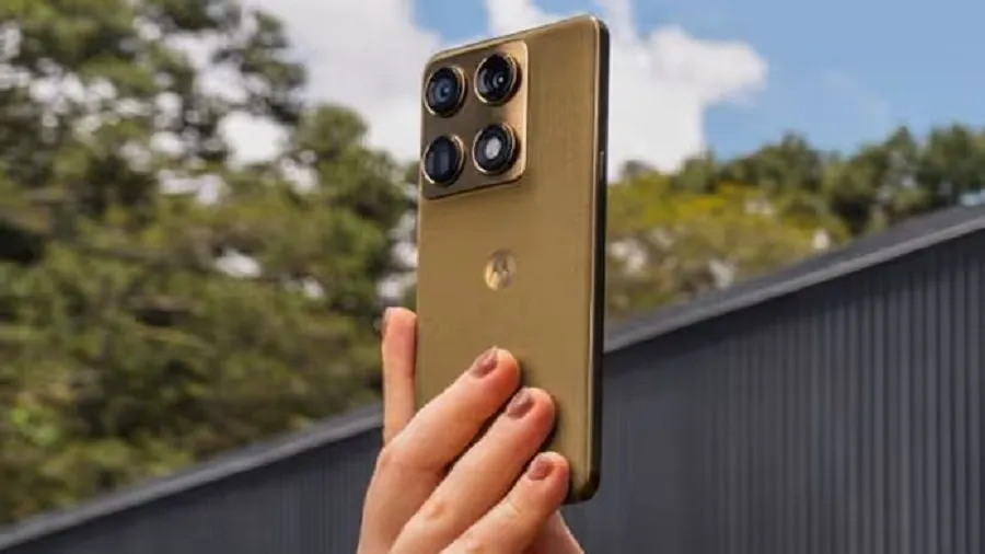 સ્નેપડ્રેગન 8 જેન 5 પ્રોસેસરવાળો Motorola Signature ભારે ડિસ્કાઉન્ટ સાથે ઉપલબ્ધ 2 Motorola Signature