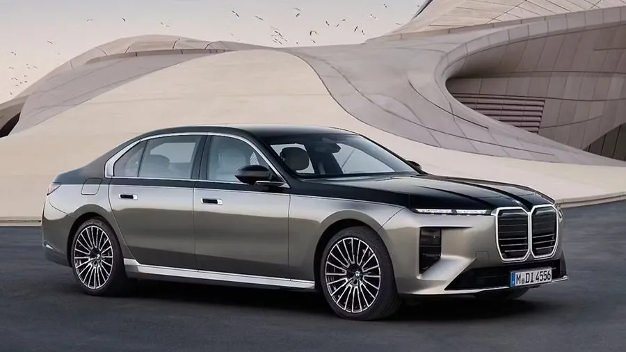 પેટ્રોલ-ડીઝલ અને ઇલેક્ટ્રિક અવતારમાં આવશે BMWની નવી 7 સિરીઝ, જાણો ખાસિયતો 2 BMW1.jpg
