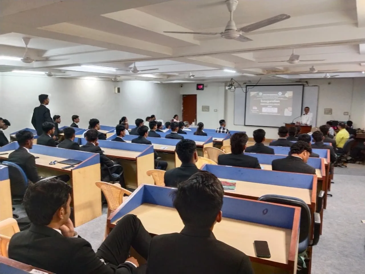 URICM, ગાંધીનગર ખાતે PGDM-ABM અભ્યાસક્રમનો ભવ્ય ઉદ્ઘાટન સમારોહ યોજાયો 2 GANDHINAGAR 123.jpg