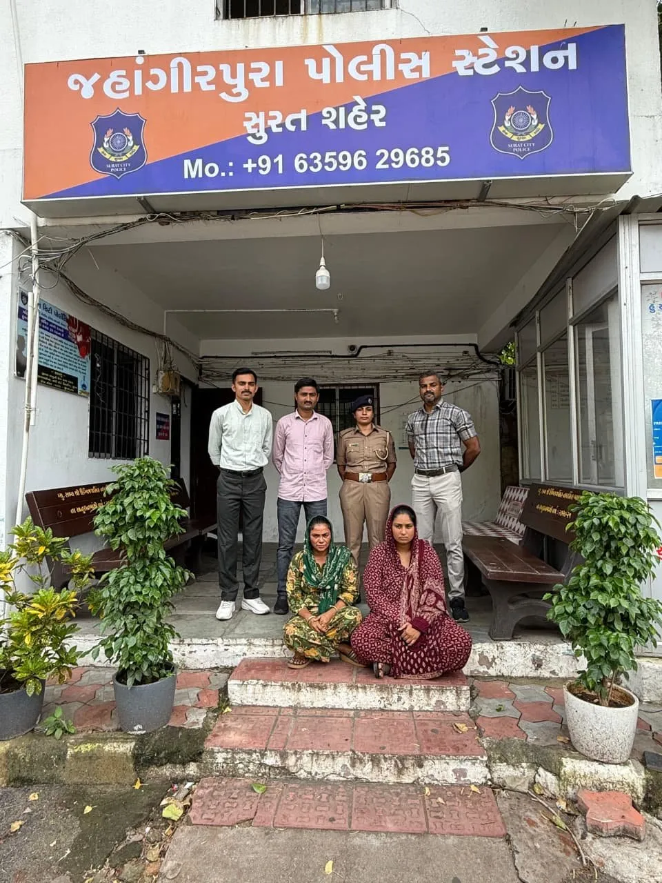 સુરત: સોમનાથ બજારમાં ભીડનો લાભ ઉઠાવી ચેઈન ચોરતી શાતીર મહિલા ટોળકી પકડાઈ 2 surat4.jpeg