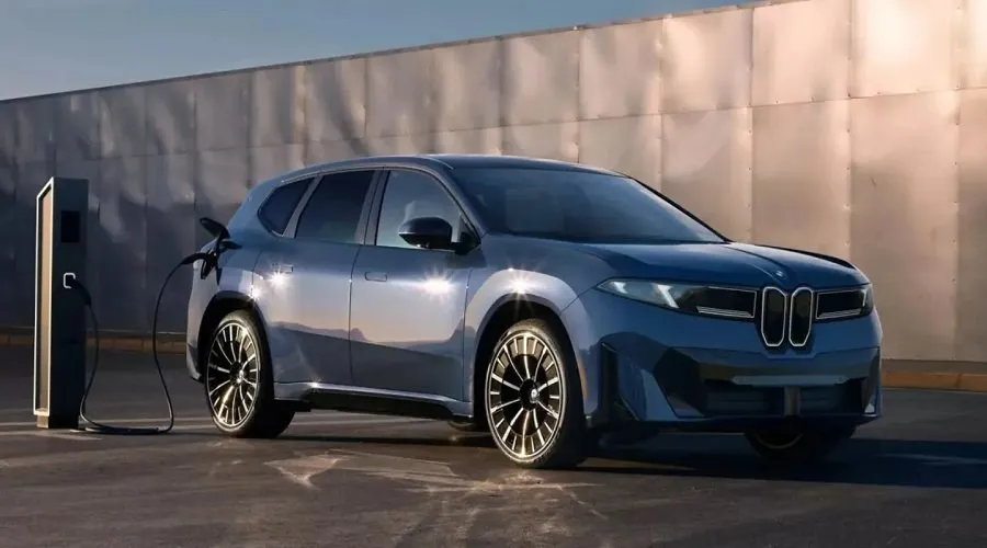 પેટ્રોલ-ડીઝલની રજા! 800 Km રેન્જ આપતી નવી લક્ઝરી ઇલેક્ટ્રિક કાર લોન્ચ, કિંમત તમારી કલ્પના બહાર! 3 BMW.jpg