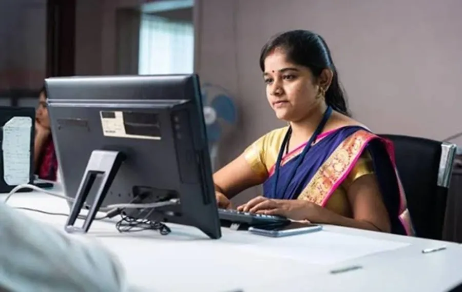 SBIમાં ક્લાર્ક બનવાની ગોલ્ડન તક: 1,538 પદો પર ભરતી શરૂ, જાણો અરજી કરવાની સ્ટેપ-બાય-સ્ટેપ રીત 2 SBI1.jpg