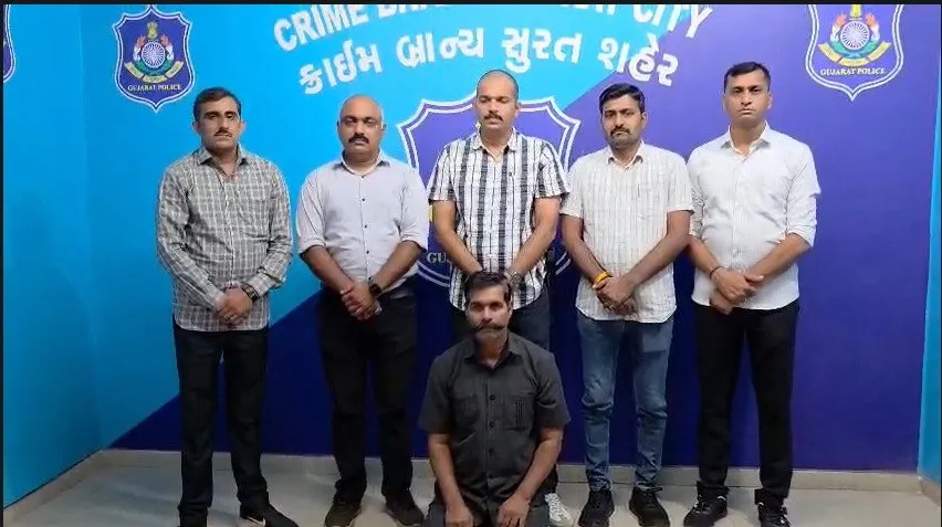 સુરત ક્રાઇમ બ્રાન્ચનો મોટો ધમાકો: 1998ની કાપડ ચોરીનો ફરાર આરોપી 28 વર્ષે આખરે ઝડપાયો! 2 surat1.jpeg