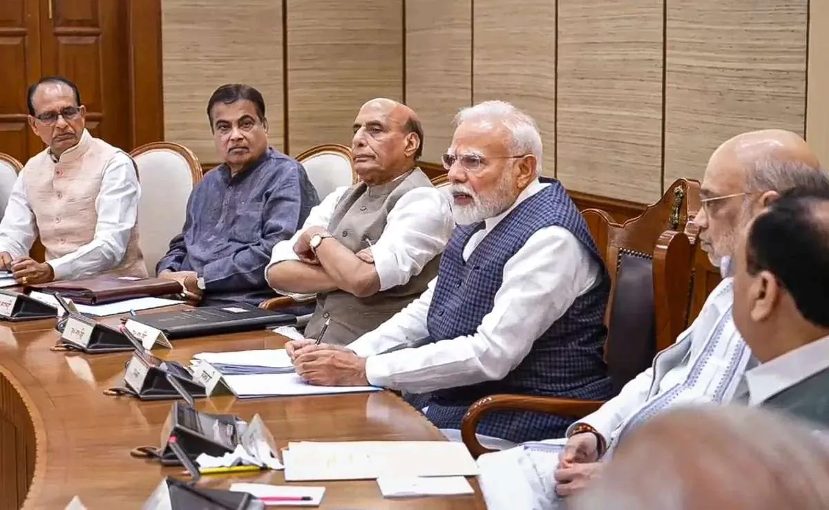 દેશમાં ઇન્ફ્રાસ્ટ્રક્ચર ક્રાંતિ: નવા રેલ-રોડ પ્રોજેક્ટ્સથી લાખો સ્થાનિક રોજગારીની તકો ઊભી થશે 2 Cabinet.jpg